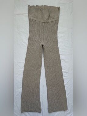 Aerie Beige Ribbed Knit High Rise Flare Leg Leggings Women’s Size M